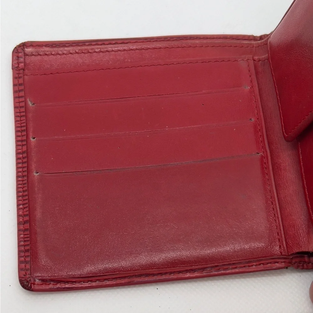 LOUIS VUITTON Bi-Fold Epi Wallet